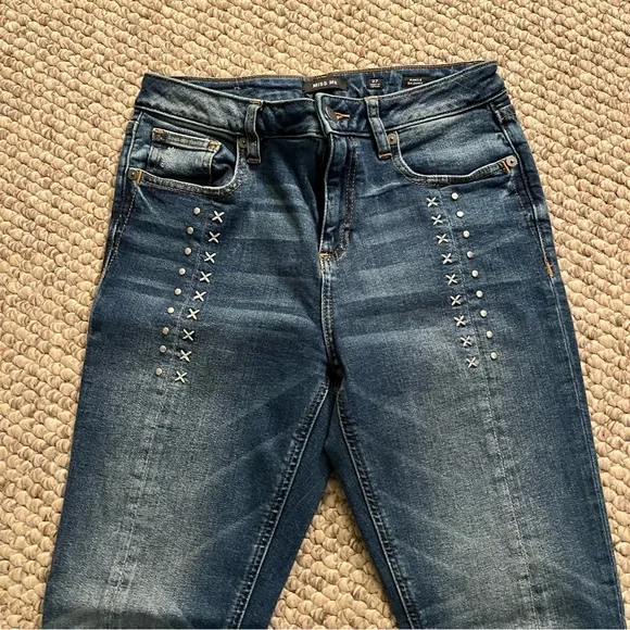 Miss Me Embroidered Skinny Jeans - Picture 3 of 5